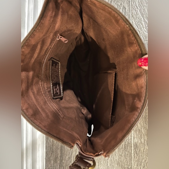 Relic Crossbody - Picture 9 of 9